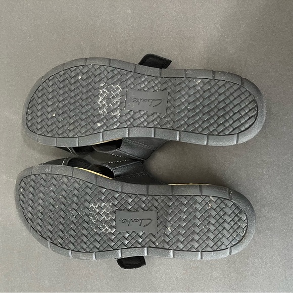 Clark’s Collection Black Reileigh Leatger Slip On Sandals - Picture 12 of 16